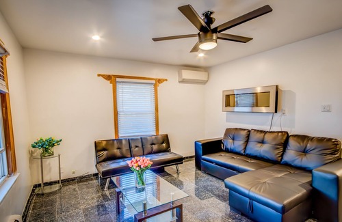 Queens Casa | ★Charming Urban Getaway for NYC vacation ★