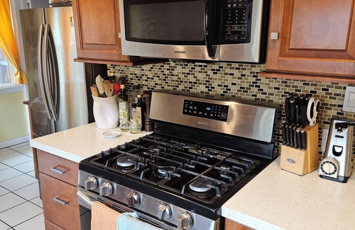 South Wrigley Cabaña | Charming Urban Oasis 3-bedroom cottage in Long Beach