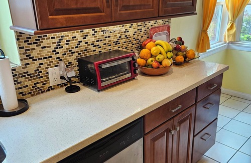 South Wrigley Cabaña | Charming Urban Oasis 3-bedroom cottage in Long Beach