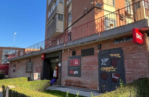 Hortaleza Apartamento | Comodidad en la Ciudad | Ideal para Dos | Cerca de IFEMA