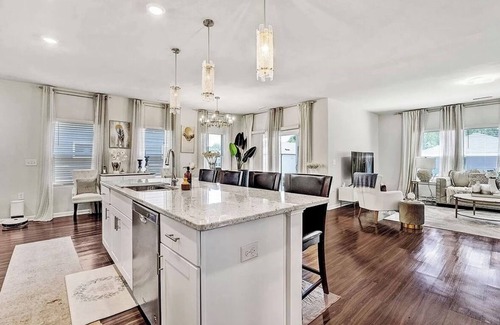 Clayton Casa | Charming Urban Retreat