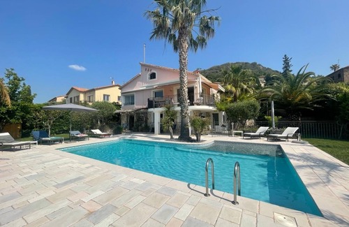 La Napoule Villa | Encantadora villa con magníficas vistas al mar, a poca distancia de las playas y el pueblo de Napoule