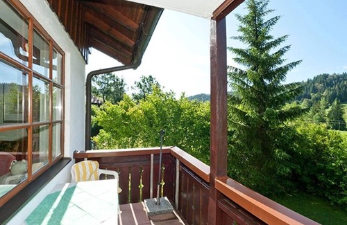 Missen Apartamento | Charming vacation apartment with balcony and far-reaching views SH 7/8 - Ferienapartments