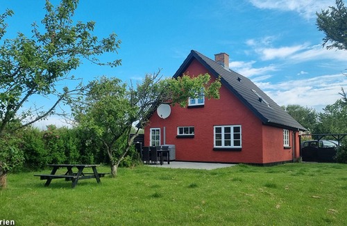 Slette Strand Casa | Charming vacation home with 3 bedrooms, 2 bathrooms and oven