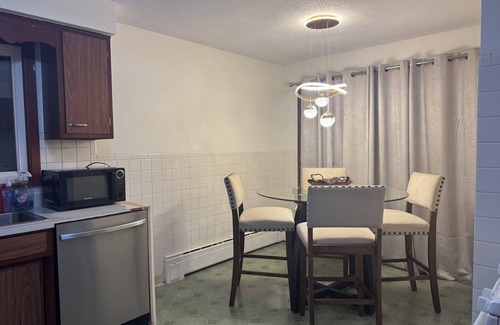 Depew Casa | Charming 3-bedroom house with WiFi and AC in Depew