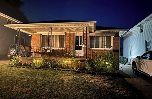 Depew Casa | Charming 3-bedroom house with WiFi and AC in Depew