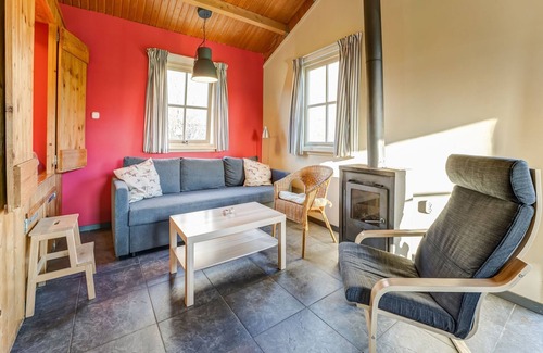 Lage Zwaluwe Casa | Encantadora casa de vacaciones con terraza cerca del Parque Nacional "De Biesbosch"