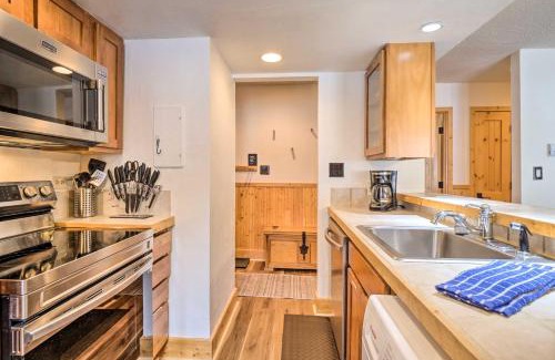 Vail Apartamento | Charming Vail Condo with Patio and Mountain Views