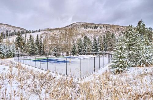 Vail Apartamento | Charming Vail Condo with Patio and Mountain Views