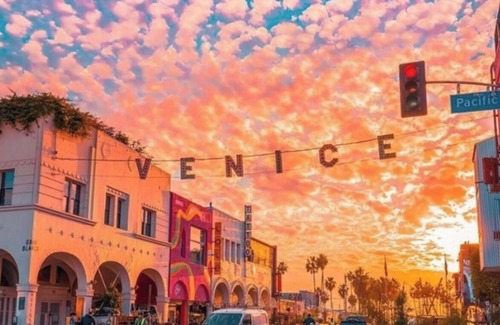 Ocean Park Casa | Charming Venice Bungalow blocks from the Beach!