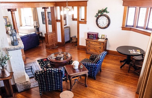 Greencastle Condominio | Charming Victorian style 1-bedroom in wonderful Greencastle. Sleeps 4