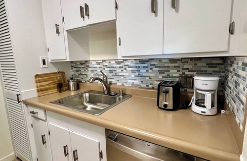 Belmont Cama Y Desayuno | Charming views & amenities!