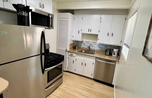 Belmont Cama Y Desayuno | Charming views & amenities!