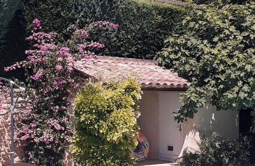 Serviers-et-Labaume Villa | Encantadora casa de pueblo, Uzès 5 Km, piscina, jardines amurallados, vistas, 2 dormitorios