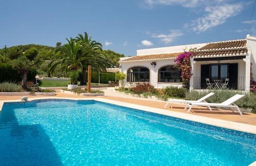 Javea Villa | JAVEA - Excelente villa de 3 dormitorios, piscina, barbacoa, wifi, aire acondicionado, a 5 minutos de la playa