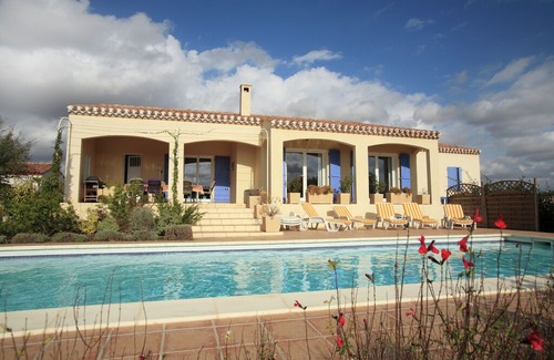 Escales Villa | Charming Villa in Escales with Jacuzzi, Pool