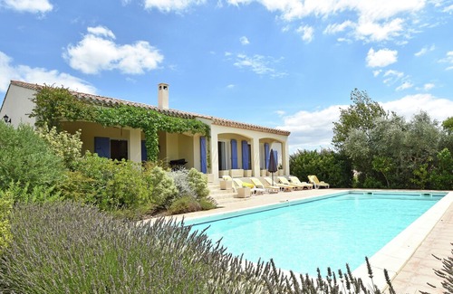 Escales Villa | Charming Villa in Escales with Jacuzzi, Pool