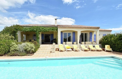 Escales Villa | Charming Villa in Escales with Jacuzzi