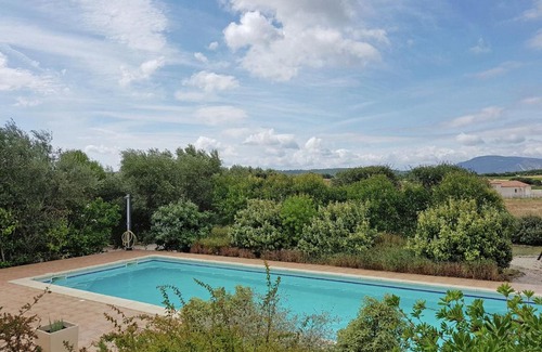 Escales Villa | Charming Villa in Escales with Jacuzzi