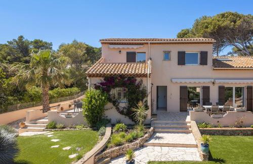Les Issambres Villa | Charming villa in LES ISSAMBRES with SEA VIEW and swimming pool