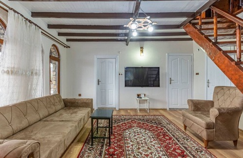 Geyve Villa | Charming Villa on the Shore of Sapanca Lake