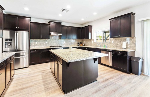 Ontario Casa | Charming Villa Retreat on Bennington - A Perfect Getaway Awaits You Here #41282