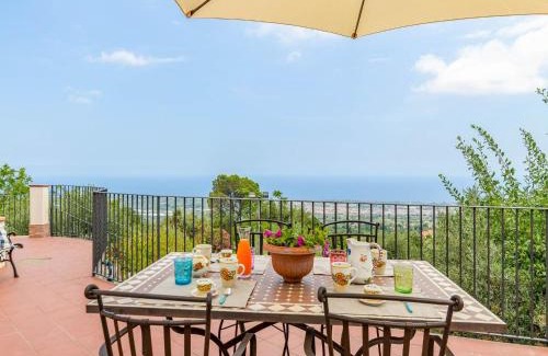 Mascali Villa | Charming villa with pool and panoramic surroundings