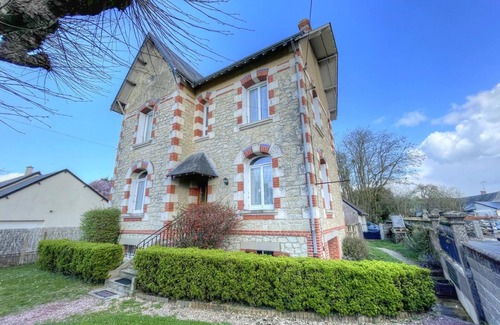 Sepmes Cabaña | Villa acogedora con jardín privado, cerca de castillos del Loira y equipada para familias.