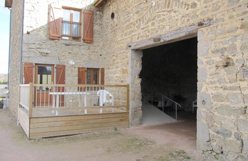 La Guillermie Cabaña | Antiguo taller renovado con jardín y terraza, ideal para vacaciones familiares en la Montaña Bourbonnaise