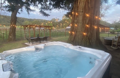 Roseburg Casa | Charming Vineyard Estate