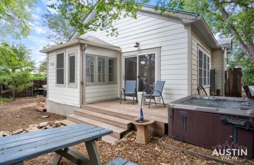 Barton Heights Casa | Charming Vintage House in Zilker with Hot Tub and Parking