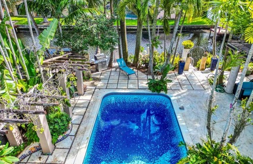 Fort Lauderdale Casa | Charming Waterfront Pool Home