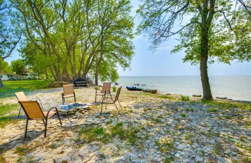 Three Mile Bay Casa | Charming Waterfront Retreat on Lake Ontario