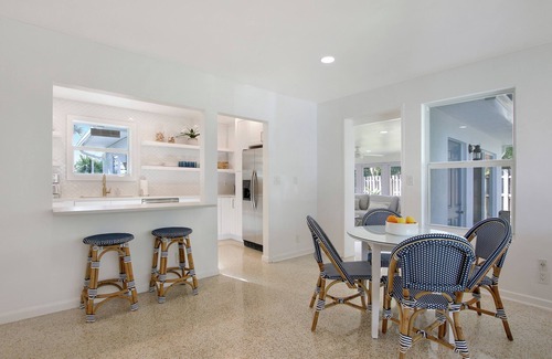 Inlet District Casa | Charming Waterfront 3-bedroom house in Jupiter Inlet Village District