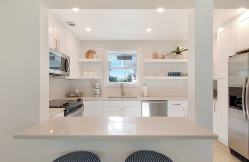 Inlet District Casa | Charming Waterfront 3-bedroom house in Jupiter Inlet Village District