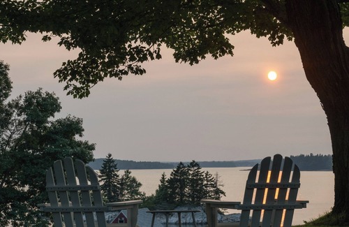 Harpswell Center Casa | Charming waterfront 9-bedroom historic estate in Harpswell