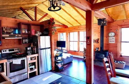 Greater Madawaska Cabaña | Charming waterfront cottage @serene natural beauty