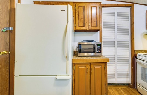 Watkins Glen Casa | Charming Watkins Glen Home w/ Deck & Yard!