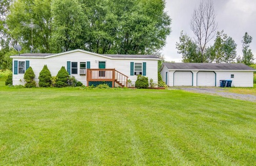 Watkins Glen Casa | Charming Watkins Glen Home with Deck and Yard!