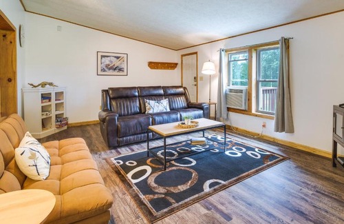 Watkins Glen Casa | Charming Watkins Glen Home with Deck and Yard!