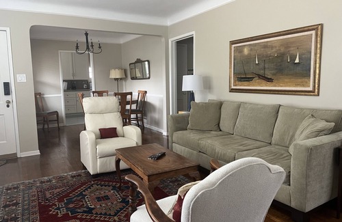 Valley Glen Casa | Charming, Well Appointed Suburban Bungalow with Grassy Yard