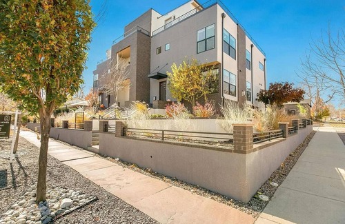 West Highland Apartamento | Charming & Well Designed Studio in Prime Walkable Location