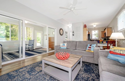 Summer Village Cabaña | Charming Wells cottage w/ amenities galore! 1 mile to beach, 3 miles to Ogunquit