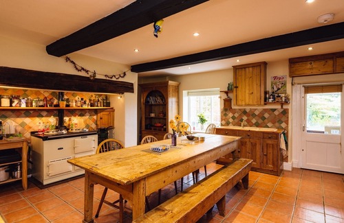Meifod Casa | Encantadora granja, valle de Vyrnwy, fabulosas vistas al campo, capacidad para 14