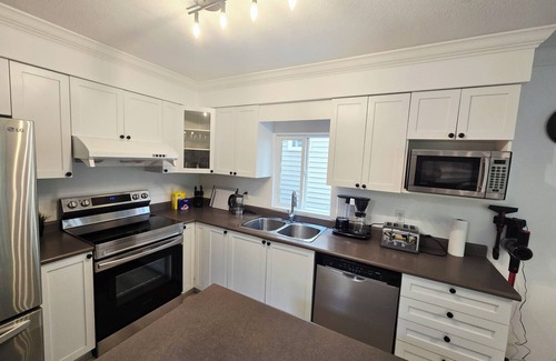 Yorkson Casa | Charming Whole House in Willoughby