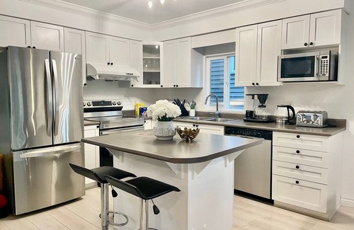 Yorkson Casa | Charming Whole House in Willoughby