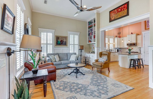 Wilmington Cabaña | Charming Wilmington Cottage - Walk to Downtown!