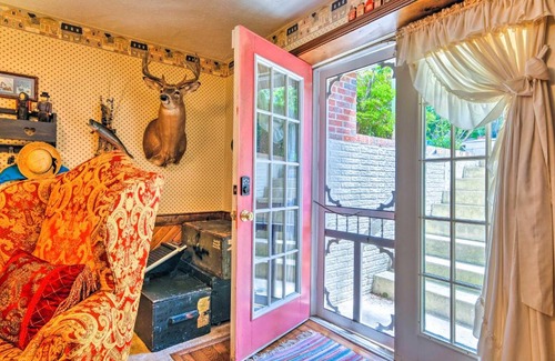 Woodbridge Apartamento | Charming Woodbridge Apt with Porch and Gazebo!