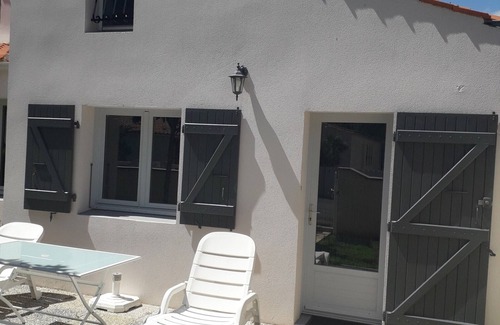 La Faute-sur-Mer Casa | Casa acogedora y tranquila cerca de la playa con jardín privado