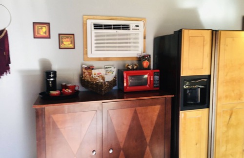 Sevier Cabina | Charming WoodlandCabin with Stunning River Views!